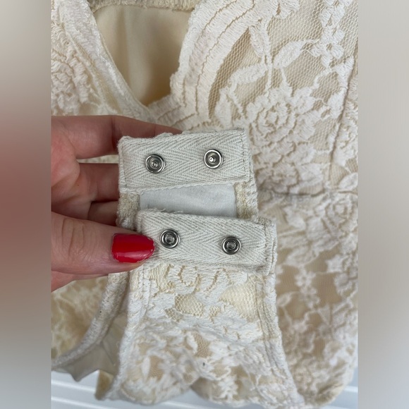 Dina Be Cream Mesh Lace Crochet One Piece V-Neck Sleeveless Bodysuit L Women’s - Picture 5 of 10